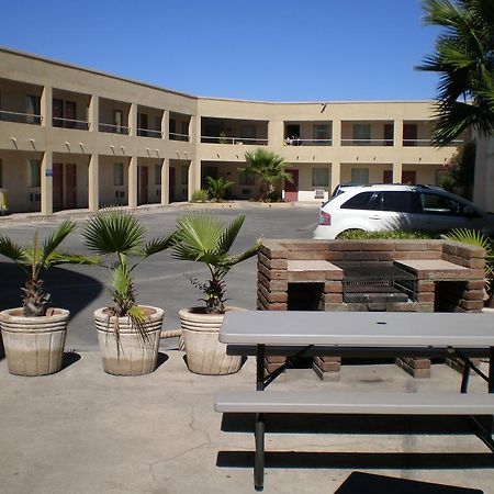 American Inn Hotel & Suites Parral Buitenkant foto