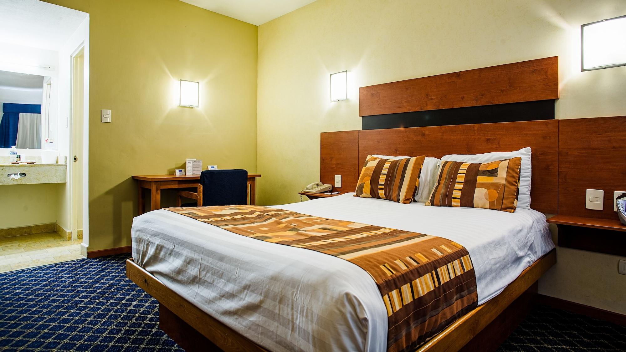American Inn Hotel & Suites Parral Buitenkant foto
