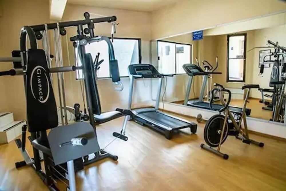American Inn Hotel & Suites Parral Buitenkant foto